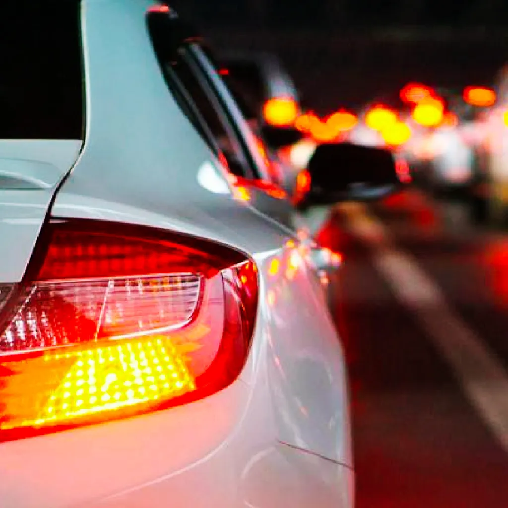 Speed Limits vs. Digital Displays: Can Your Car Actually Outrun Its Speedometer?